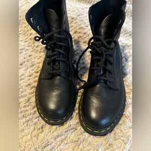 Dr Martens 1460 Pascal Boots Womens Black Size 6 Pebbled Leather LaceUp Combat